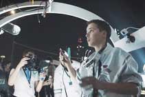 [视频]迪拜举办首届无人机竞速赛：英少年赢得25万美元大奖-航拍网