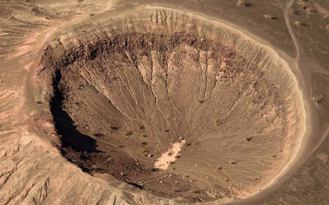 航拍海南大旱 70座水库干涸-航拍网