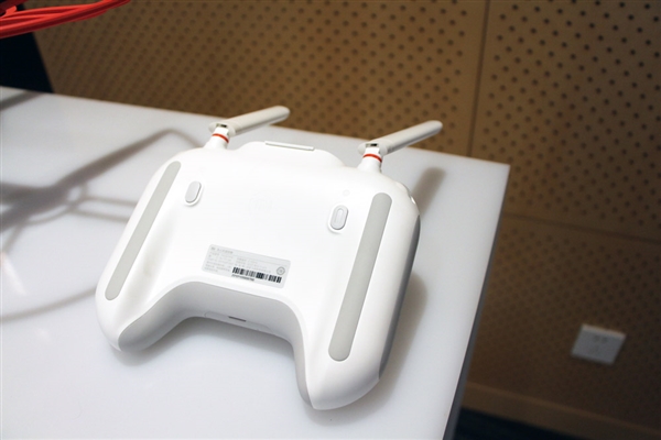 [视频]大疆创新推出无线跟焦器DJI Focus 售12999元-航拍网