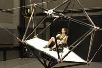 [视频]悬索运动模拟器能在一个房间内自由飞翔-航拍网