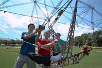 世界首架太阳能直升机成功起飞：每片太阳能板都单独购买-航拍网