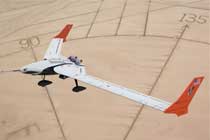 NASA在X-56A上测试新型长宽柔性机翼-航拍网