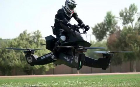 预订价15万美元 可悬浮的摩托飞车Hoverbike S3明年交付-航拍网
