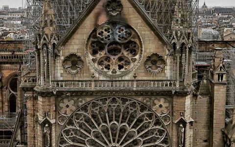 悲壮！无人机航拍火灾后的巴黎圣母院-航拍网