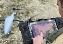 Vector垂直起降无人机可“变形”为Scorpion三旋翼无人机-航拍网