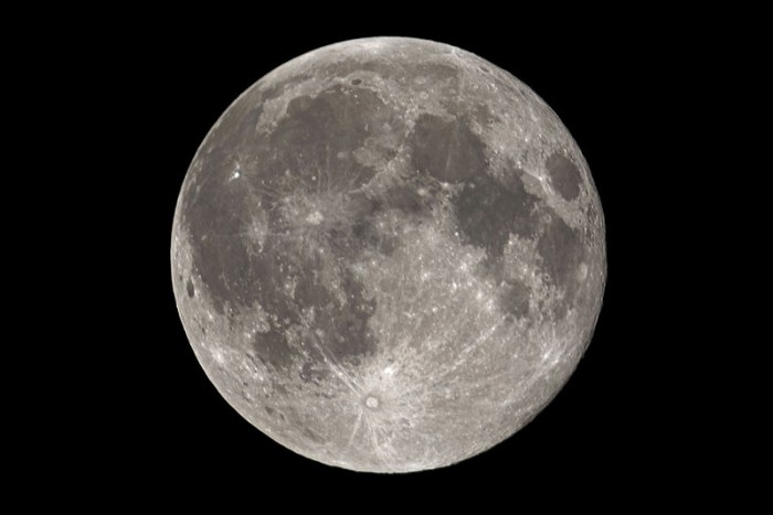 800px-Full_Moon_(20995260376).jpg