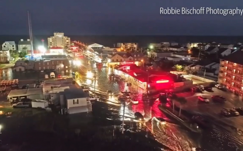 水下花园城市:无人机航拍城市涨潮的画面-航拍网