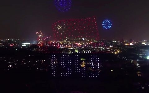 超燃!千架无人机编队献礼祖国-航拍网
