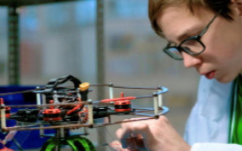 俄罗斯初创企业众筹基金“无人驾驶学校”项目-航拍网