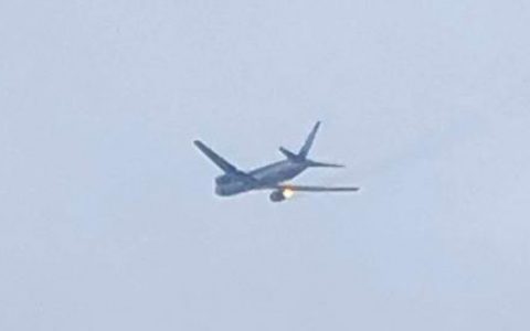 一架载278人波音客机发生意外 在高空中喷出巨大火球-航拍网