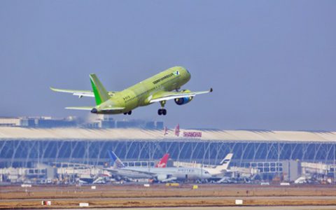 国产C919大飞机106架机完成首飞-航拍网