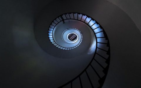 楼梯也能这么美:微软放出Staircases高质量4K壁纸-航拍网