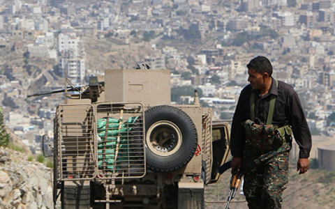 突发!一架装满炸药无人机闯入阅兵式现场,爆炸已造成9人死30伤-航拍网