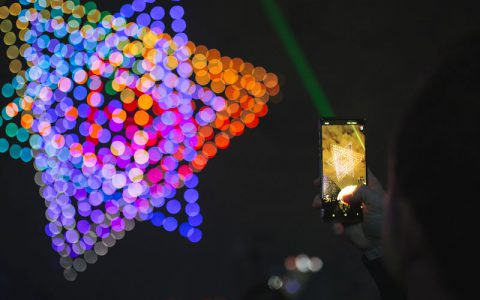 英特尔无人机编队灯光秀 在一场音乐节上的幕后纪录-航拍网