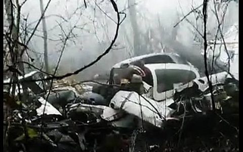海航航校一架DA42飞机在宜昌坠毁 3人遇难-航拍网