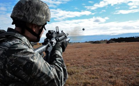 美国陆军设计出全新“榴弹发射无人机系统”-航拍网