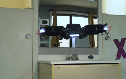 全新“抗疫”无人机搭载紫外线 用于室内消毒-航拍网