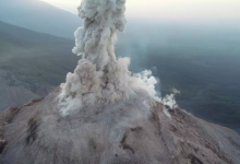 科学家使用无人机在安全距离研究活火山-航拍网