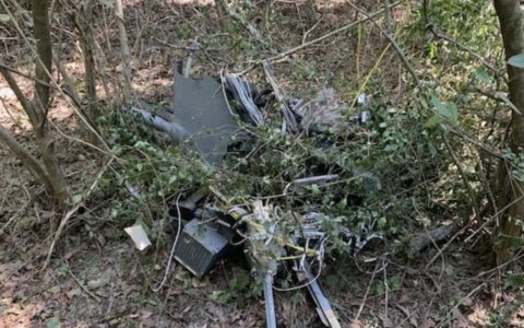 美国一架重达460磅无人机在拉瓦卡坠毁-航拍网