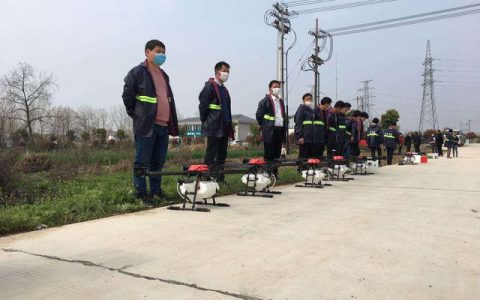 越来越多中国农民成为无人机“飞手”-航拍网