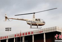 直升机游校园、无人机红包雨……四川一高校为学生准备豪气“见面礼”-航拍网